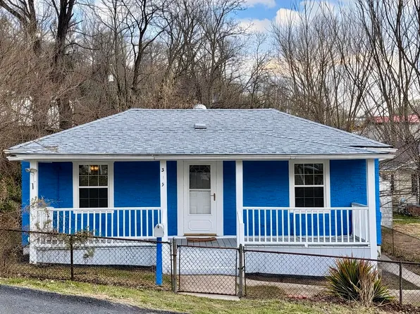 319 E Hazel St, Covington, VA 24426
