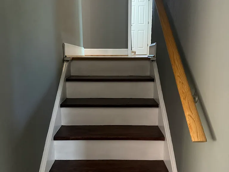 Upstairs to upper level