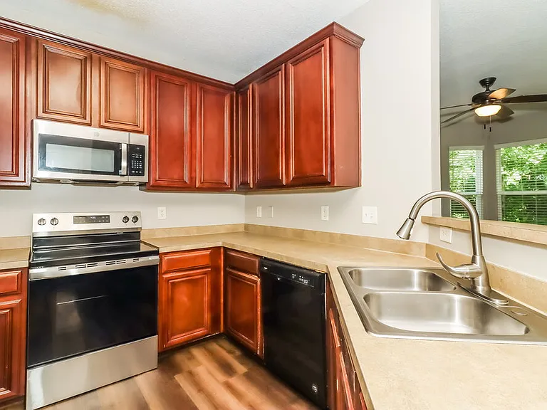 468 Darbys Run Ct — Photo 8