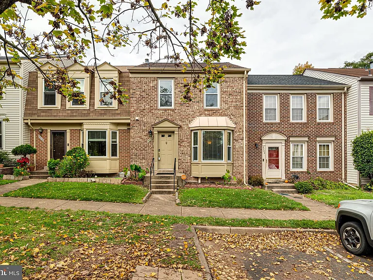 5708 Heritage Crossing Ct — Photo 1