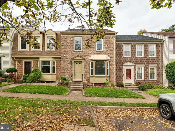 5708 Heritage Crossing Ct, Centreville, VA 20120