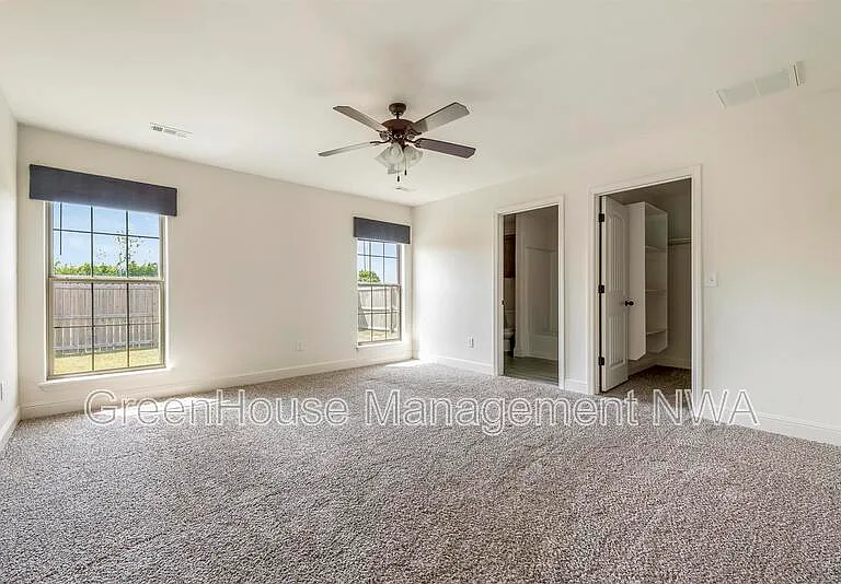 6111 NW McClellen St — Photo 16