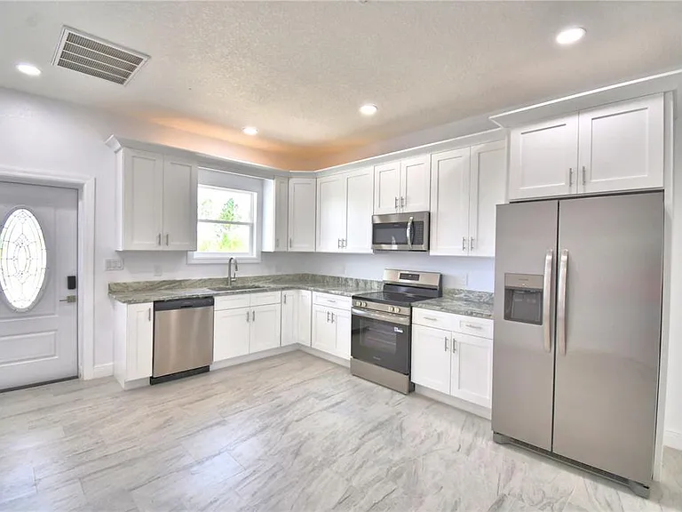 7951 Sarasota Dr #B — Photo 4