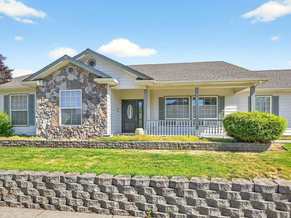 201 Orchardview Cir, Central Pt, OR 97502