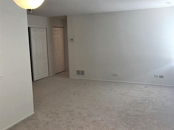 4th image of 228 Des Plaines Ave APT 108