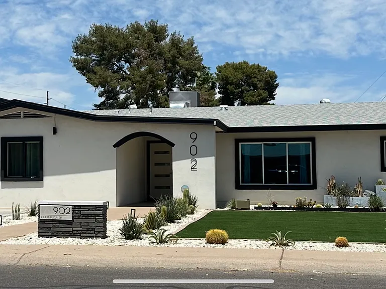 902 E Hermosa Dr — Photo 23