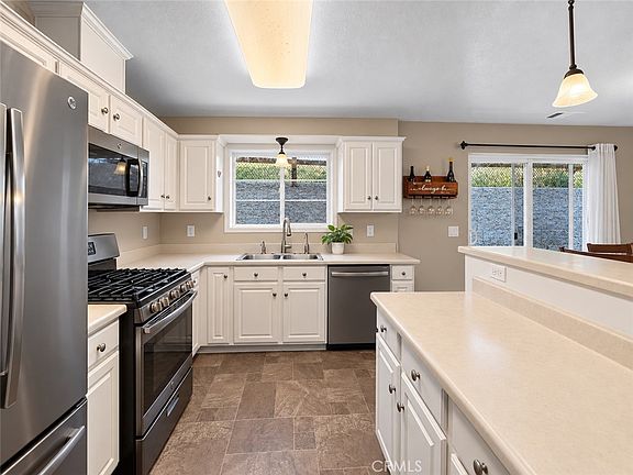 5th image of 2175 Avenida Manzana