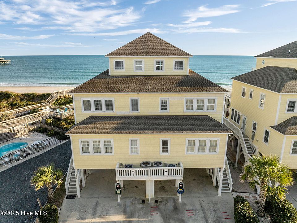 1st image of 872 Villas Drive
