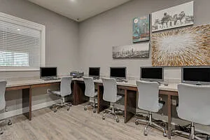 Hutchins Gateway Apartments — Photo 22