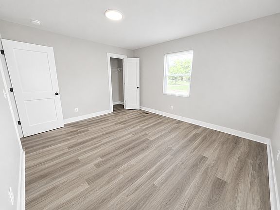 5th image of 665-681 W Eastland St