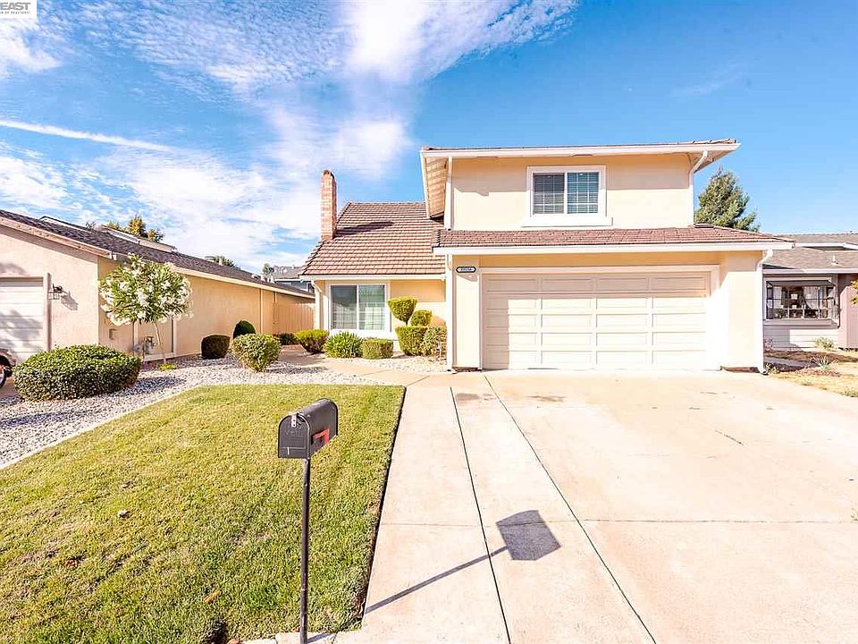 1st image of 33156 Condor Dr