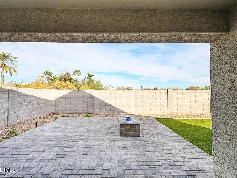 2306 E Branham Ln — Photo 32