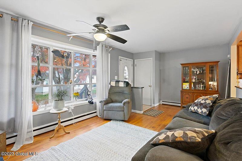 5th image of 26 Blanchard Avenue