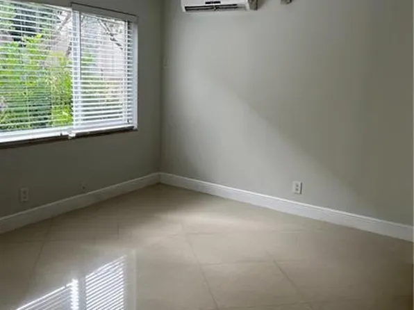 2901 Middle River Dr, Fort Lauderdale, FL 33306