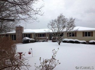 265 Thunder Ridge Dr, Saluda, NC 28773