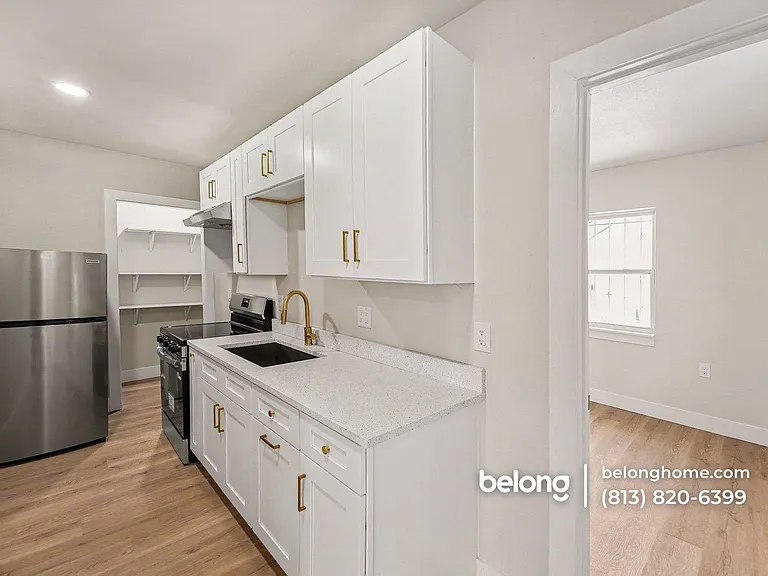 1919 Doctor Martin Luther King Junior St S #A — Photo 12