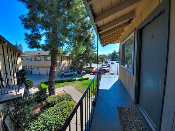 3rd image of 3813 Barker Dr