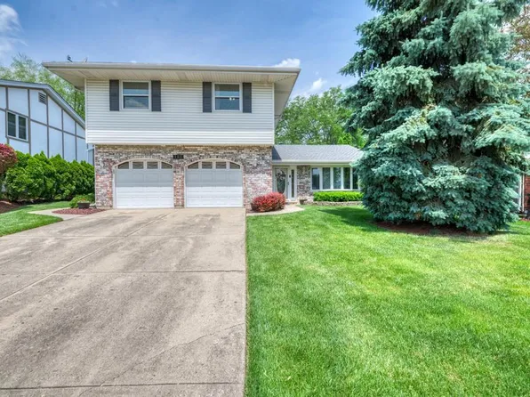 185 Salem Ct, Bloomingdale, IL 60108