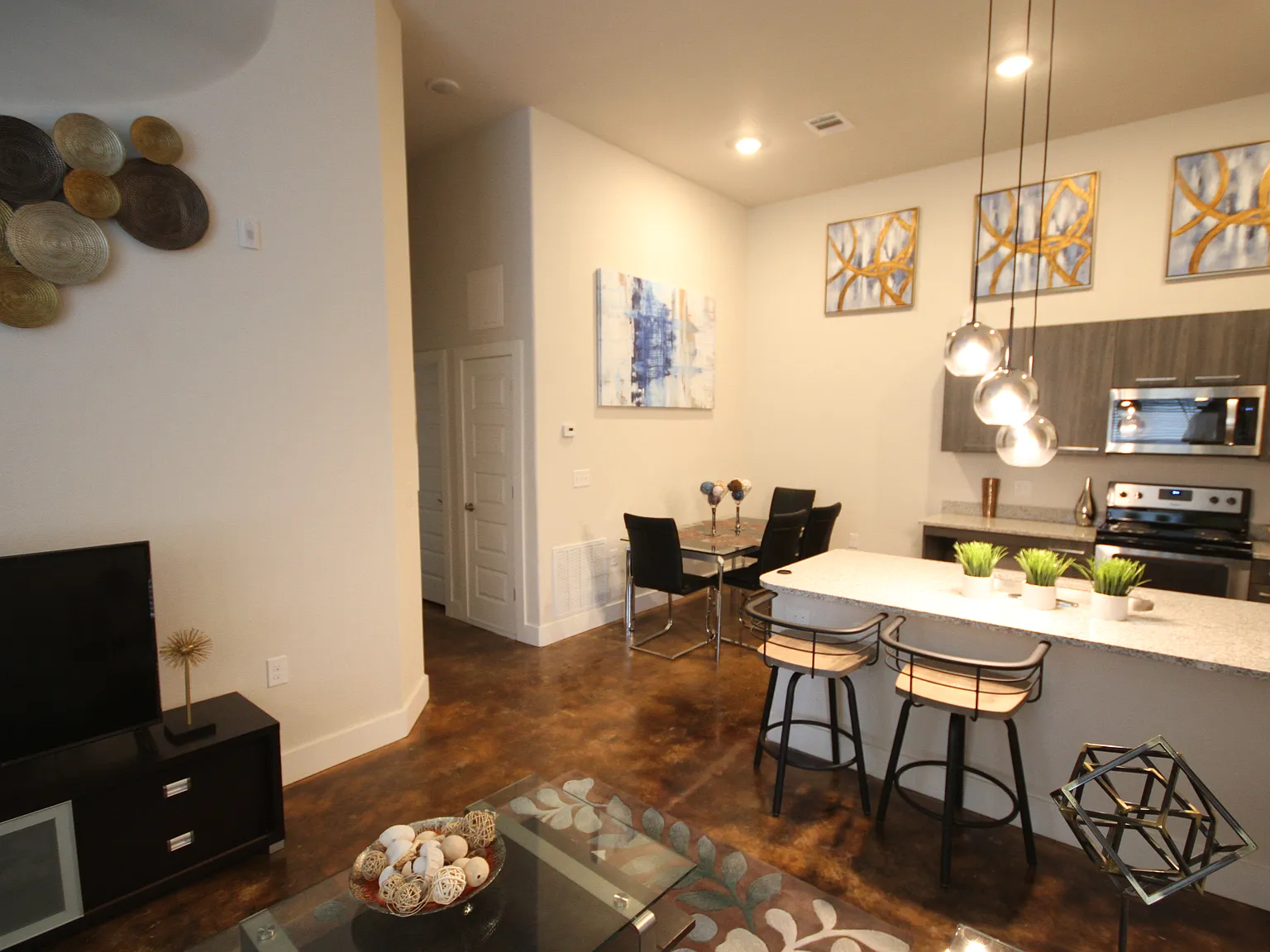 2 bed, 952 sqft, $975 — Photo 3