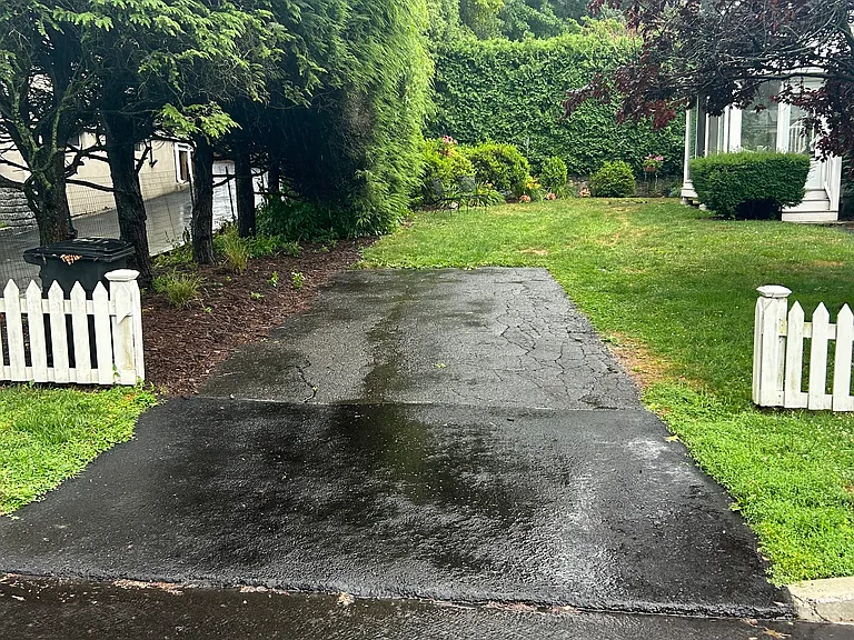 Parking for 1 Car off street