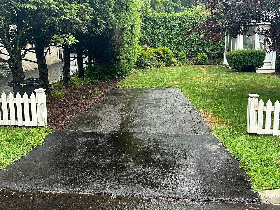 Parking for 1 Car off street