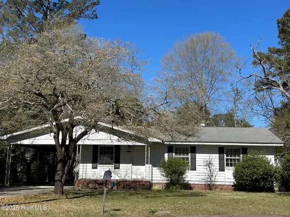 1111 Hammond Drive, Laurinburg, NC 28352