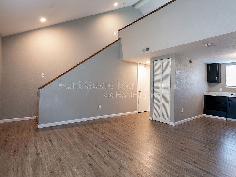 1st image of 3037 N Jackson Ave APT 4