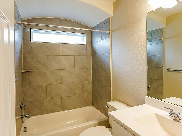 1902 Walnut Green Cir — Photo 15