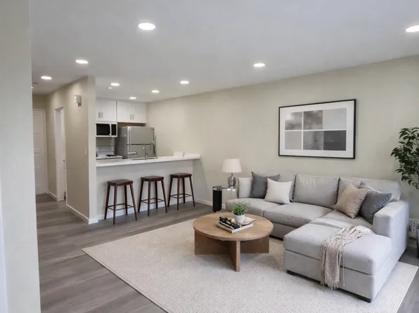 1995 Ascot Dr APT 4, Moraga, CA 94556