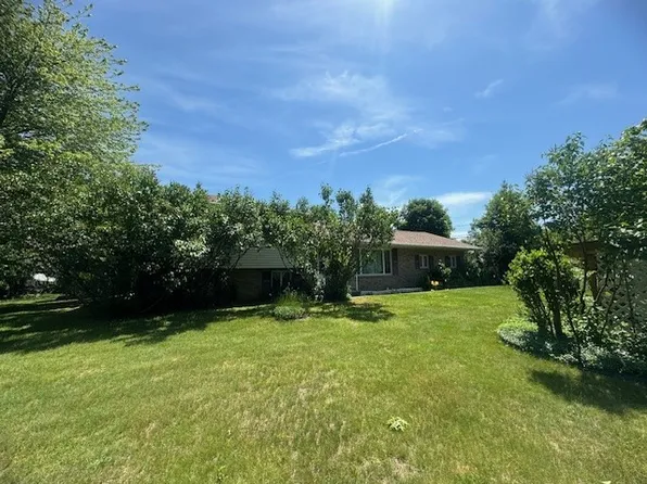 1559 Maple Ave, Lake City, PA 16423