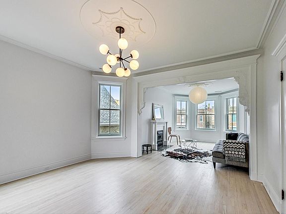 5th image of 2231 W Augusta Blvd #2