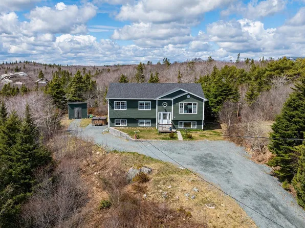 11 Kelly Dr, Halifax, NS B3V 1E8