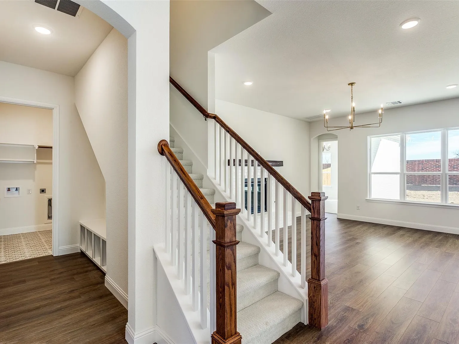 4 bed, 2850 sqft, $4,200 — Photo 4