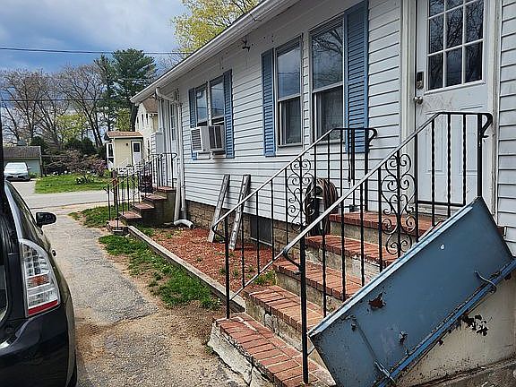 2nd image of 6 Brentham Rd