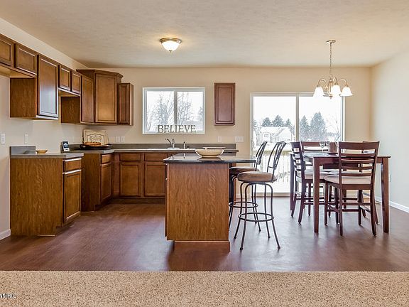 3rd image of 616 W Harmony Dr