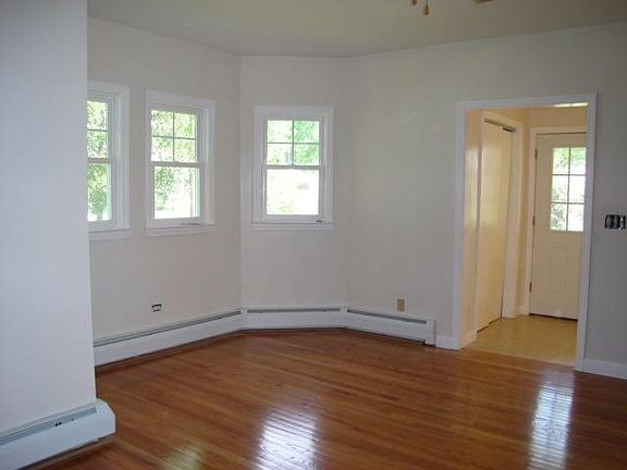 5th image of 19 Willow St