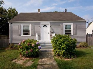 28 Stockton Dr, Middletown, RI 02842