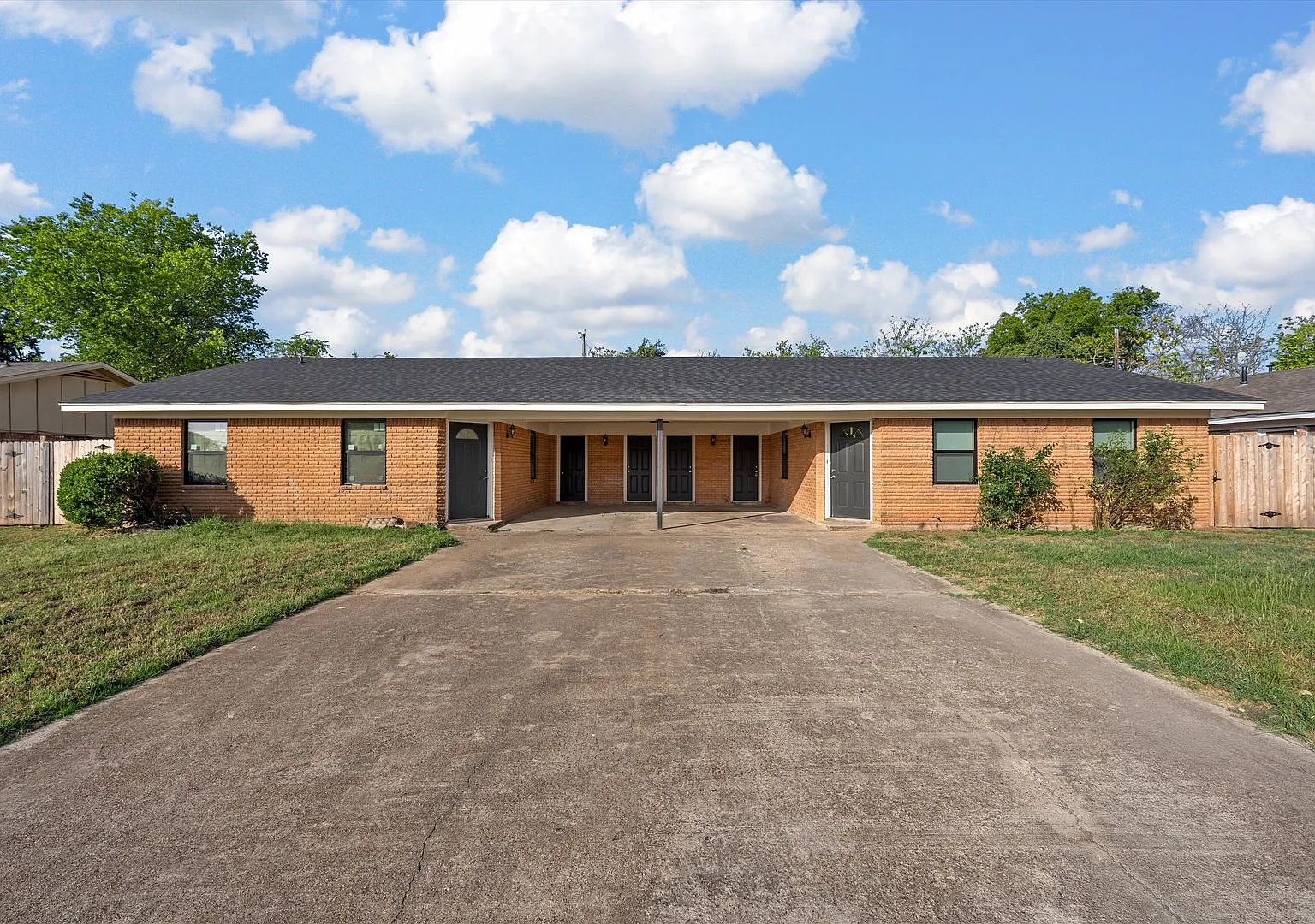 2 Bedroom Duplex on TSTC Campus — Photo 1