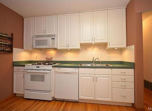 5th image of 9625 Twincrest Dr