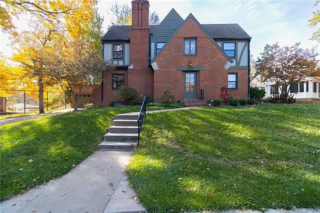 1st image of 2800 Douglas St