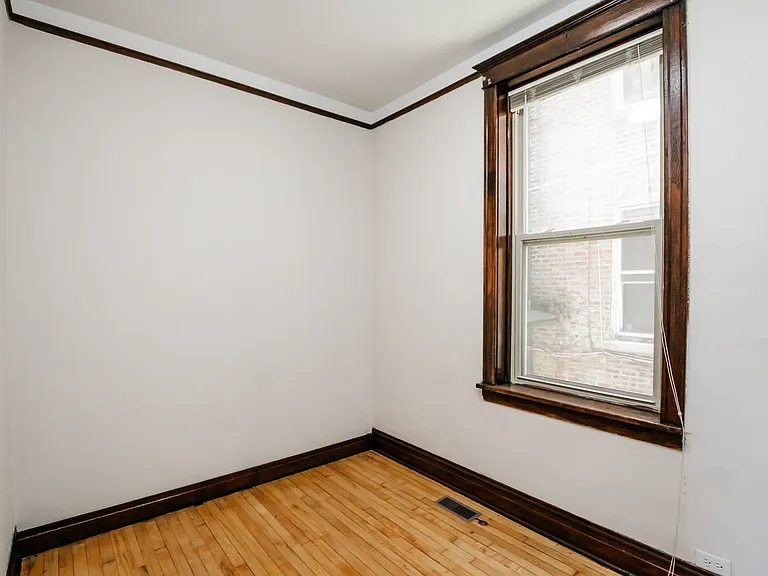 2624 W Iowa St #1R — Photo 9