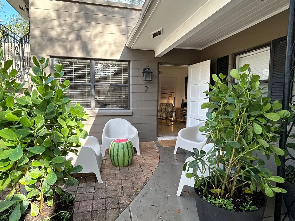 201 Columbia Dr