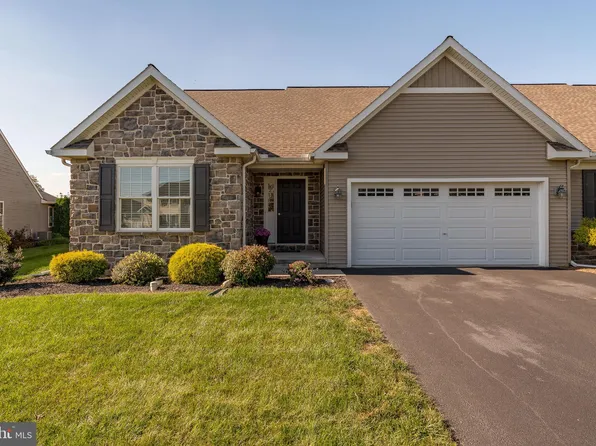 5173 Oak Leaf Dr, Mount Joy, PA 17552