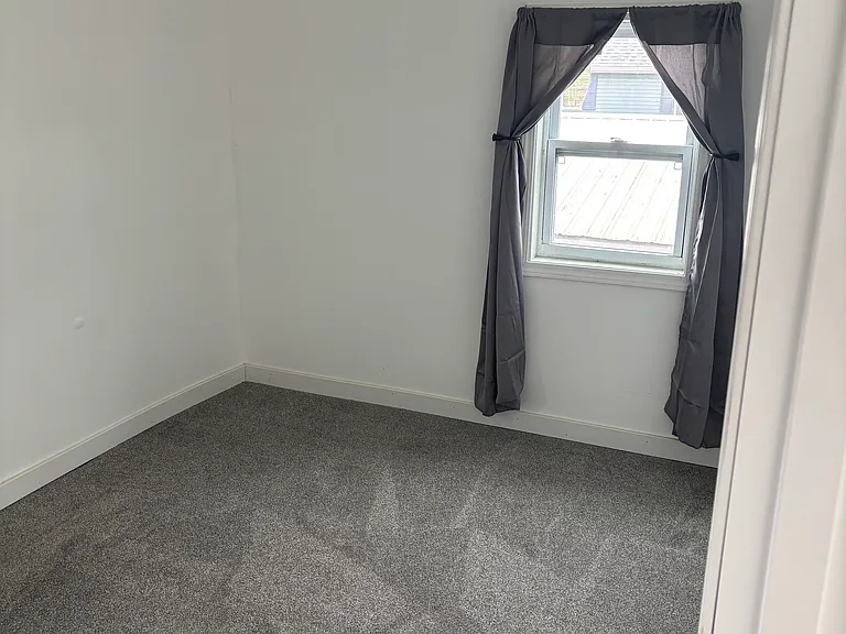 910 Hill St — Photo 16
