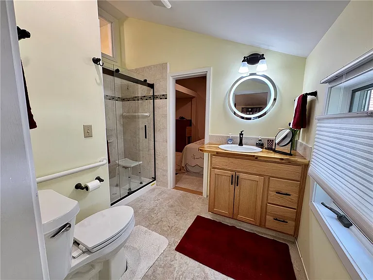 333 Colebrook Dr — Photo 6