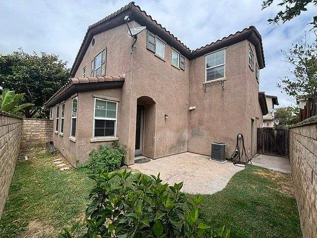 376 Town Forest Ct — Photo 2