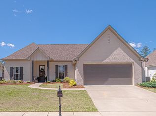 124 Hampton Ln, Madison, MS 39110