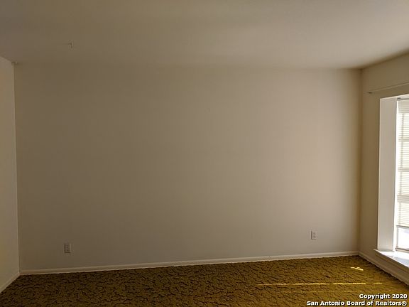 3rd image of 127 Little Oaks St