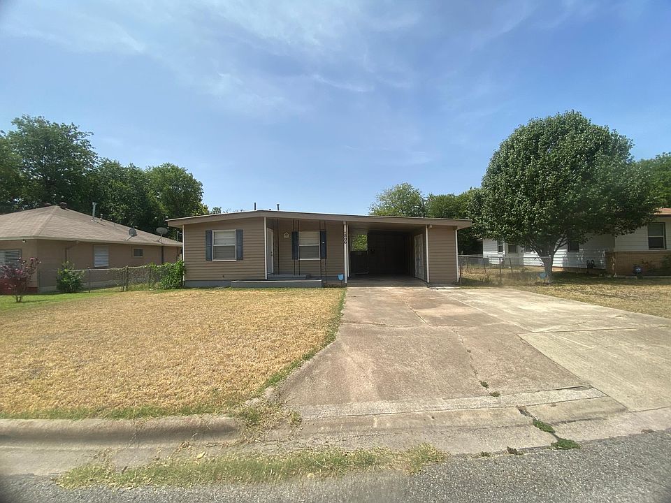 1st image of 806 Dunn Cir