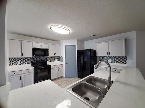 4th image of 1207 Mallard Dr